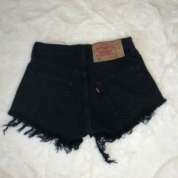 Vintage 501 Black Levi’s Shorts - Picture 2 of 5